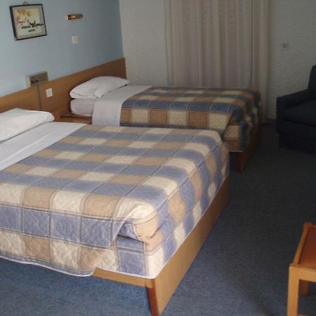 Sparta Inn Exteriér fotografie